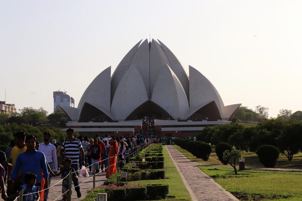 travel, architecture, panoramic, silhouette, city, tourism, outdoors, sky, building, lotus temple, exterior, wall, nature, delhi, india, temple, ancient, landmark, history, heritage, lotus, stone, tourist